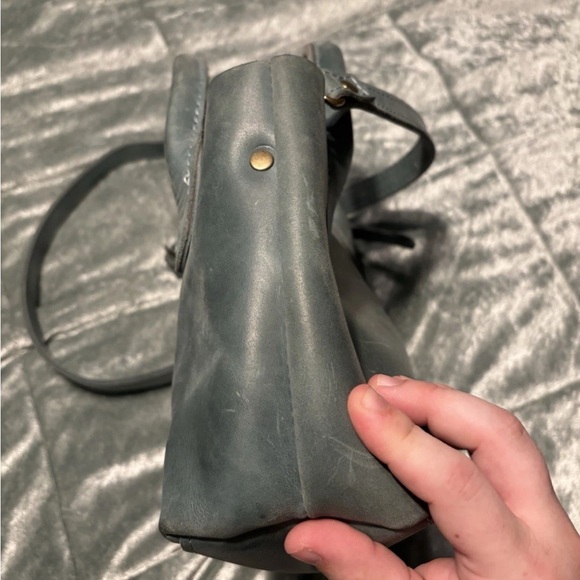 Portland leather good raindrop crossbody in Aqua - Picture 3 of 6